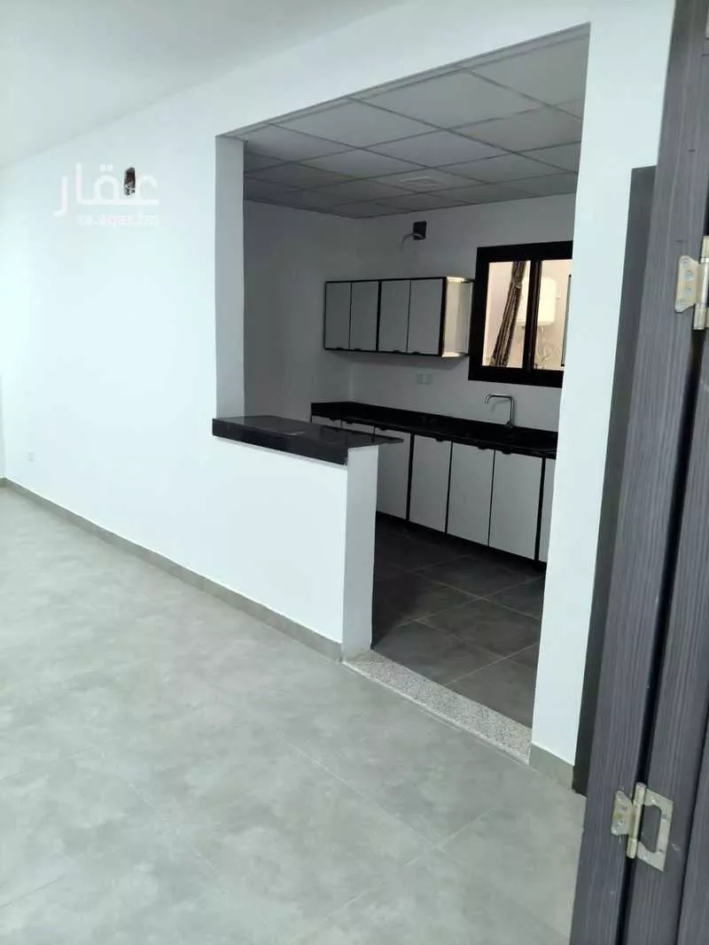 عمارة 756 م² في الروضة 16