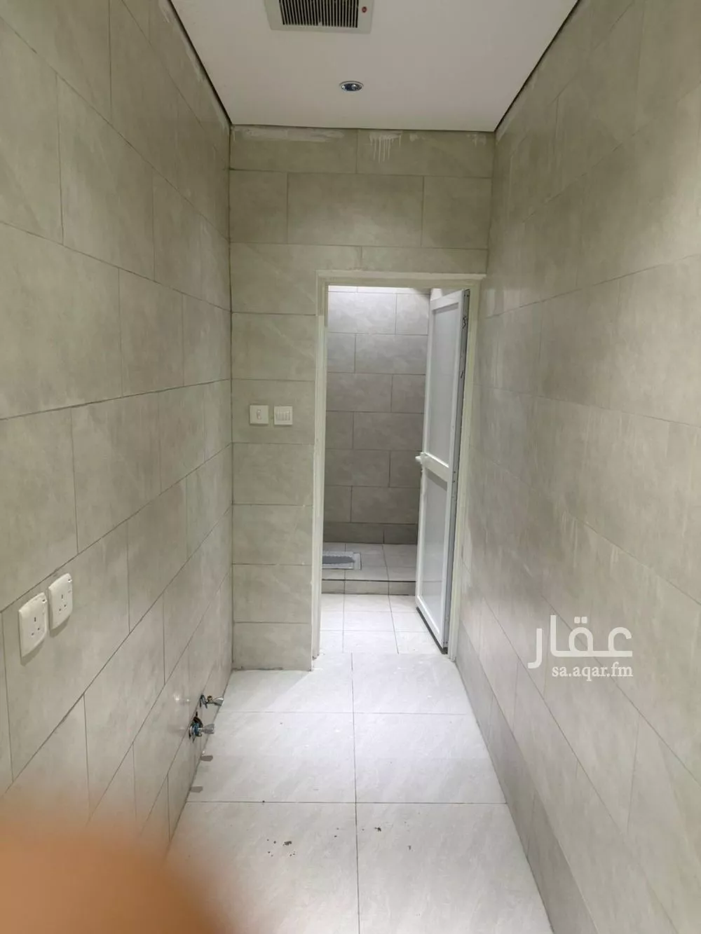 عمارة 570 م² في الخليج 10