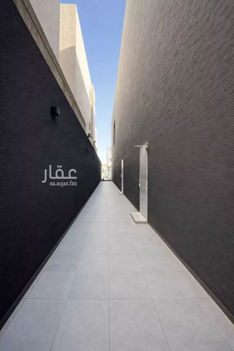 عمارة 1120 م² في ديراب 6