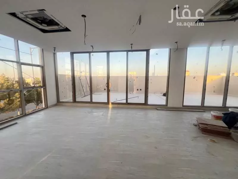 عمارة 825 م² في عرقة 2