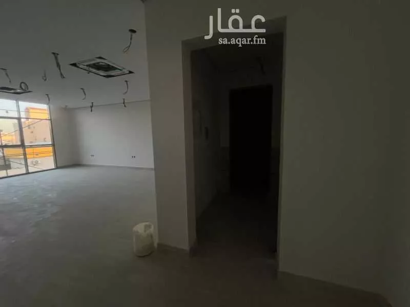 عمارة 825 م² في عرقة 3