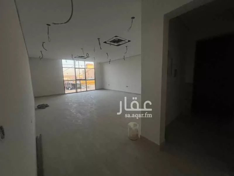 عمارة 825 م² في عرقة 4