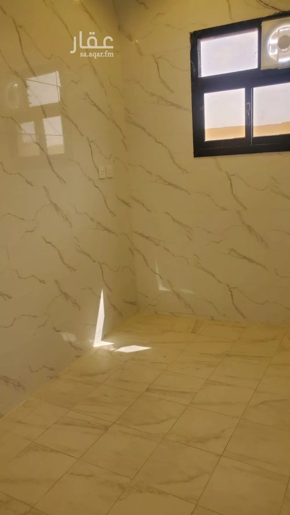 عمارة 164 م² في عتيقة 8