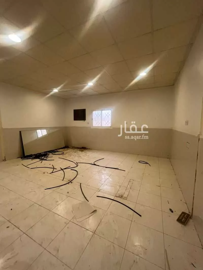 عمارة 650 م² في السعادة 7