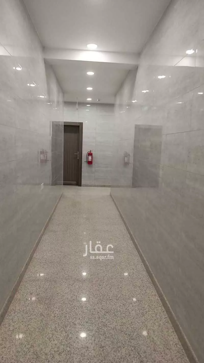3900 sqm building in Al Manakh 4
