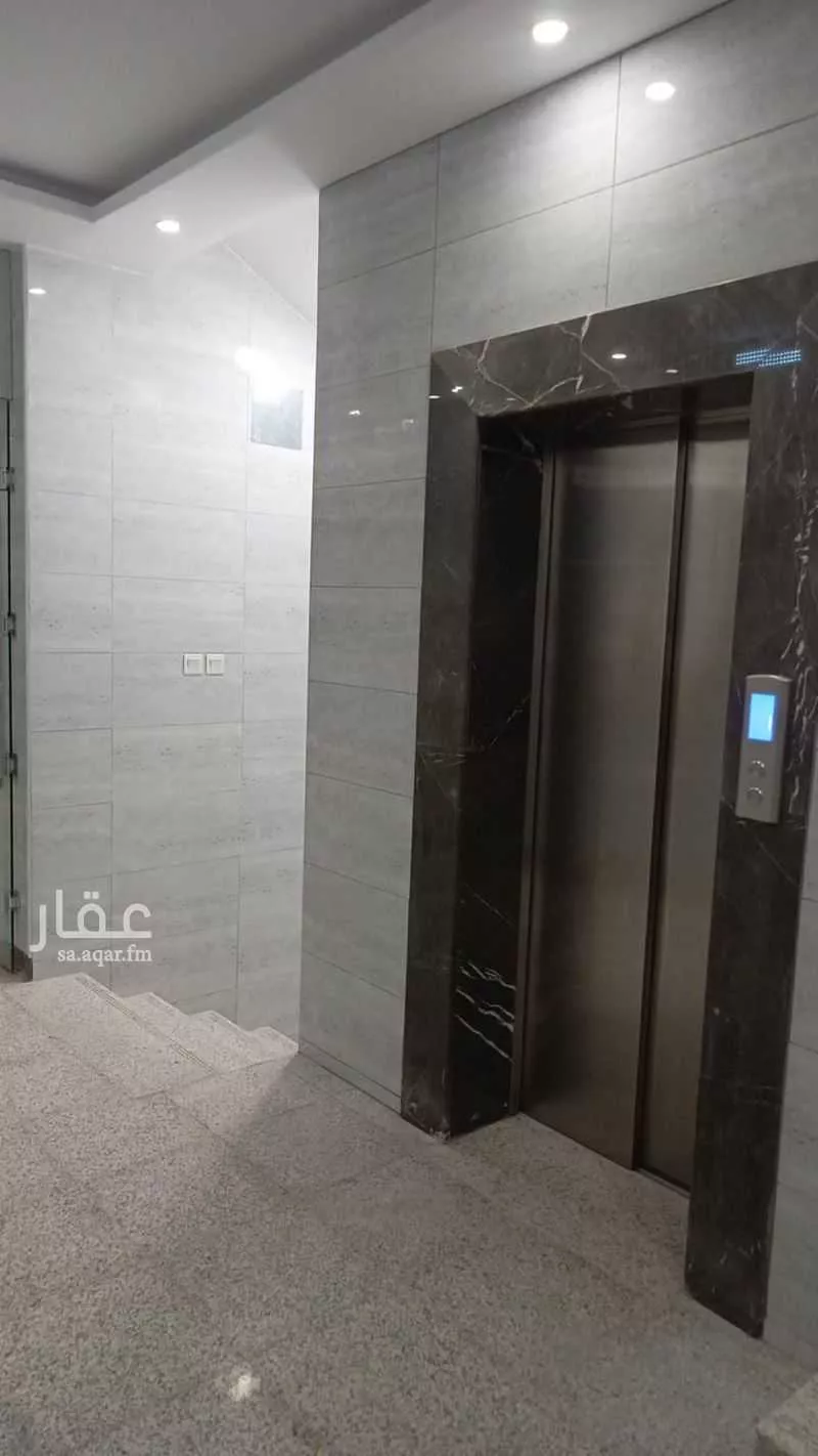 3900 sqm building in Al Manakh 5