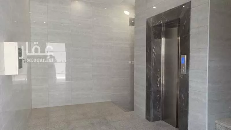 3900 sqm building in Al Manakh 6