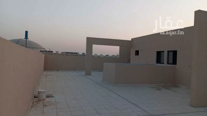 عمارة 750 م² في الشرق 5