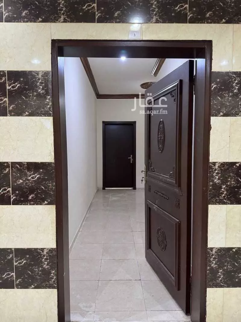 1000 sqm building in Al Aqiq 2