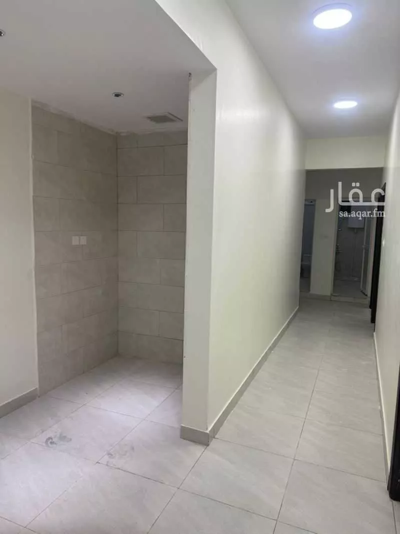 570 sqm building in Al Khaleej 8
