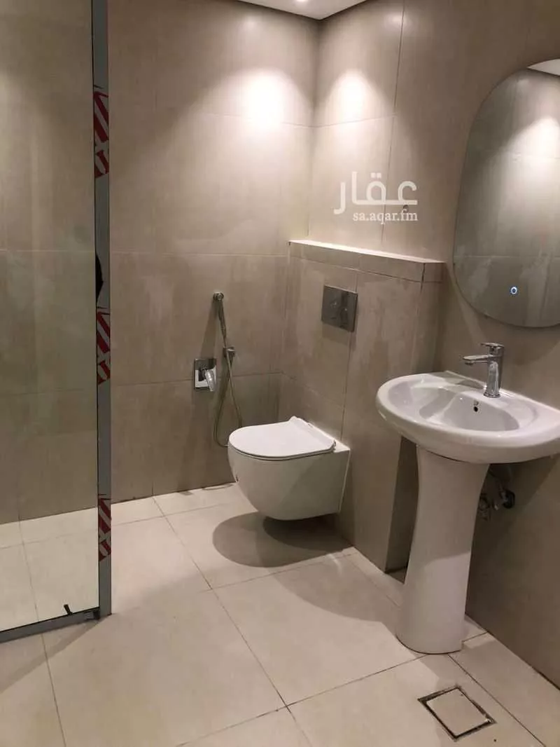 عمارة 693 م² في العليا 7