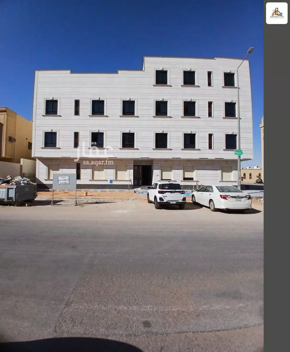 864 sqm building in Al Munsiyah 12