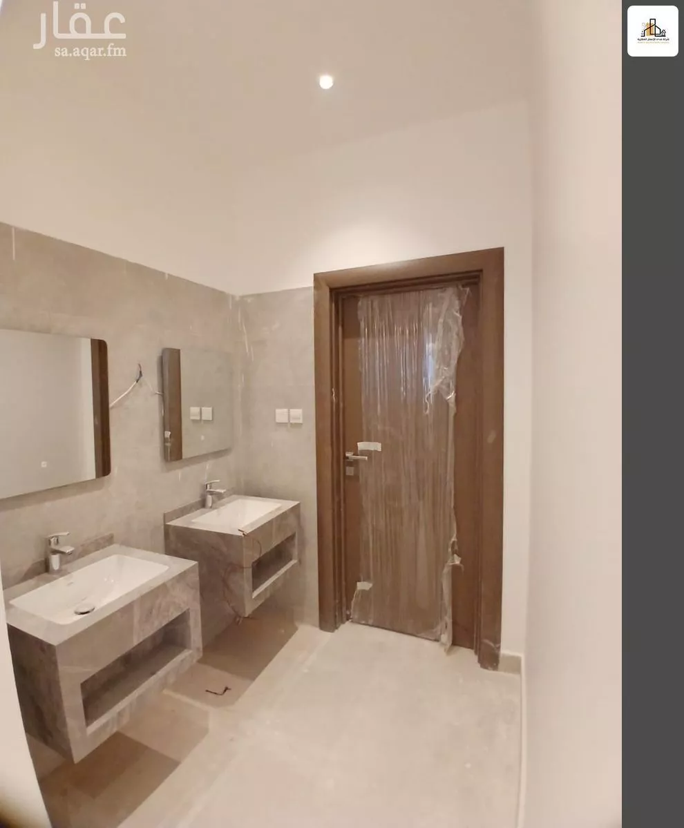 864 sqm building in Al Munsiyah 3