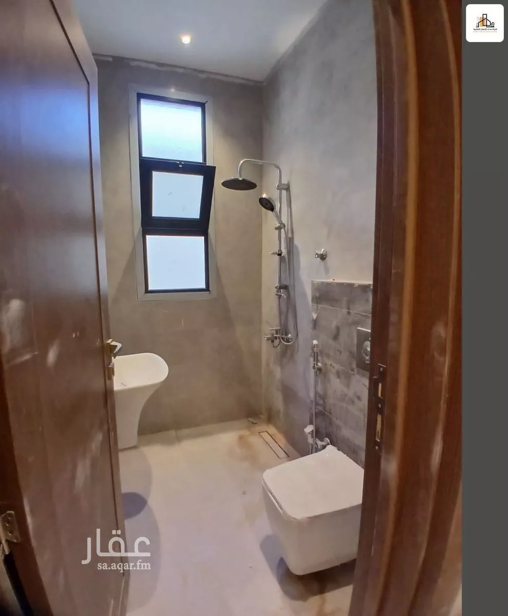 864 sqm building in Al Munsiyah 9