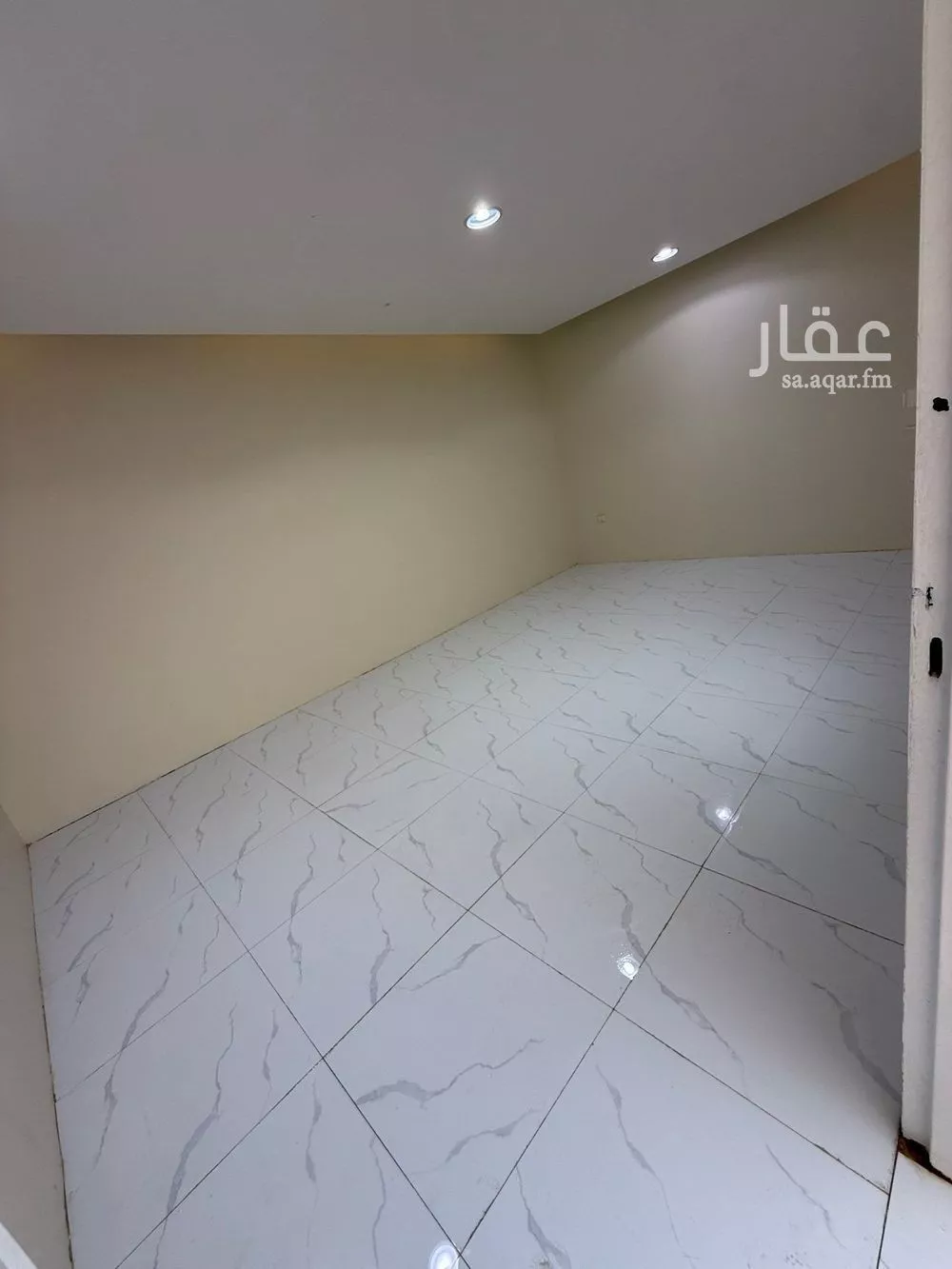 2500 sqm building in Al Rimal 3