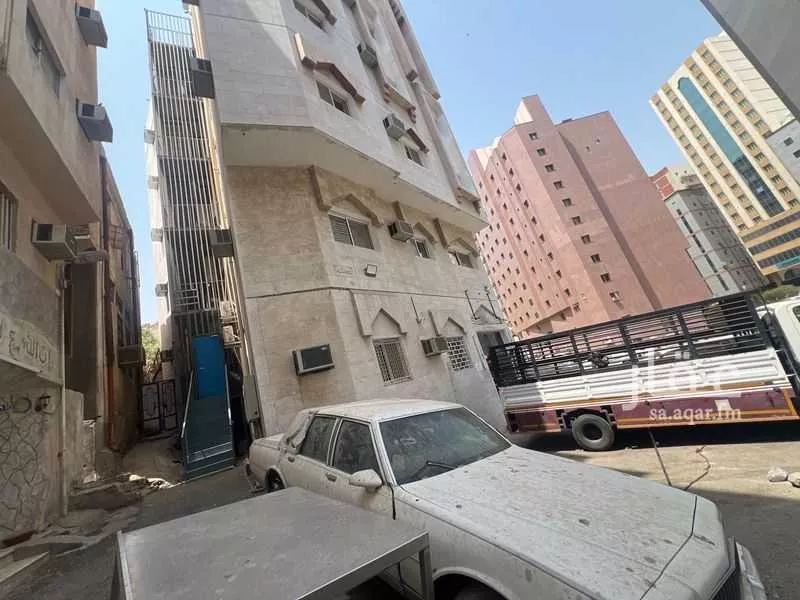 عمارة 413 م² في الجميزة 6