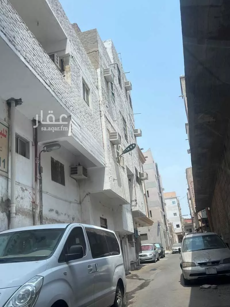 عمارة 766 م² في الجميزة 6