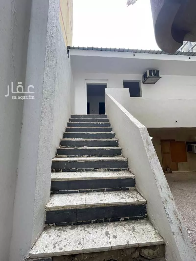 612 sqm building in Al Mursalat 8