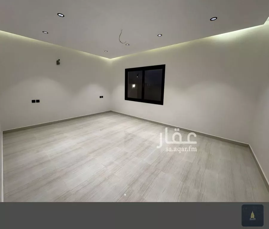 عمارة 517 م² في الملك فهد 10