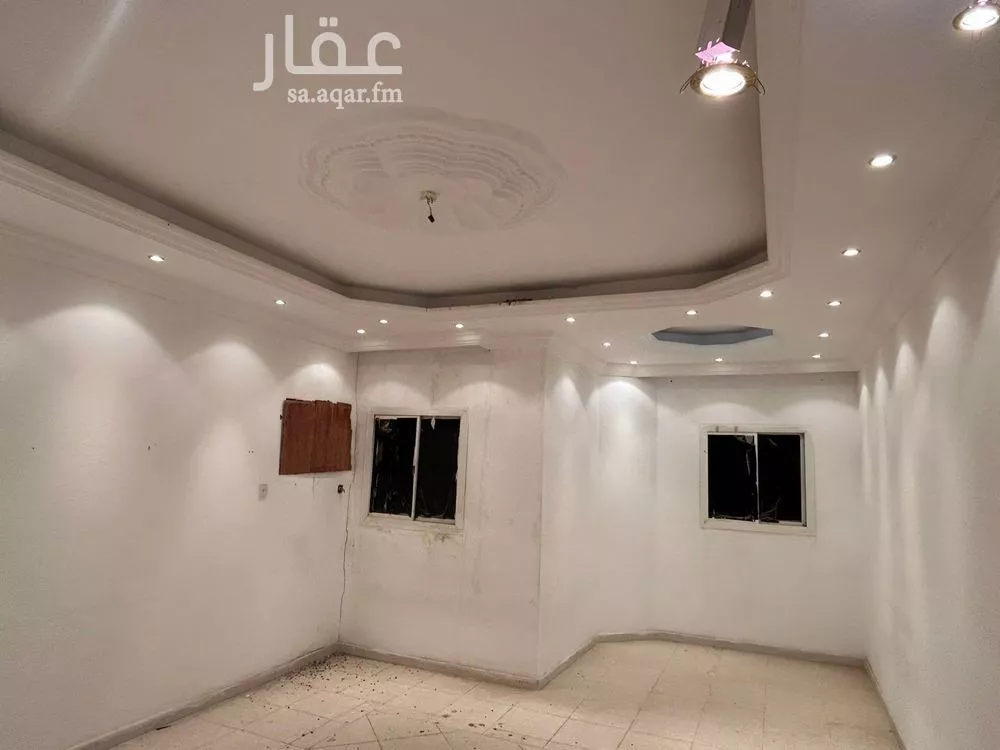 عمارة 583 م² في الخالدية 8