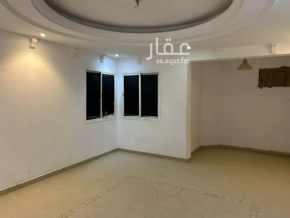 عمارة 583 م² في الخالدية 9