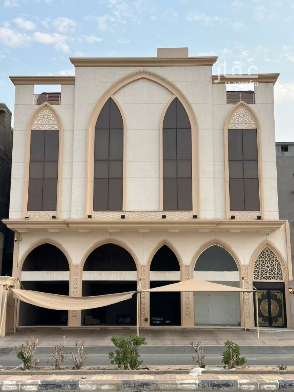 600 sqm shop in Al Shawqiyyah 2