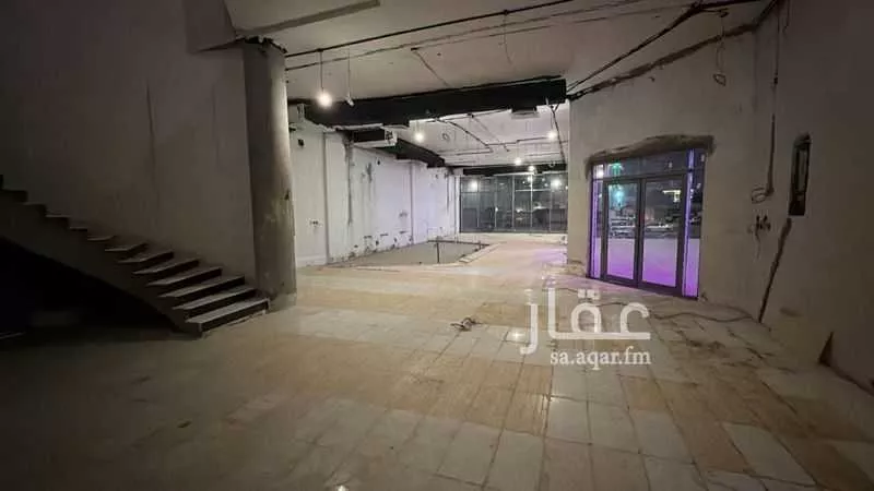 محل 480 م² في الملك فهد 21