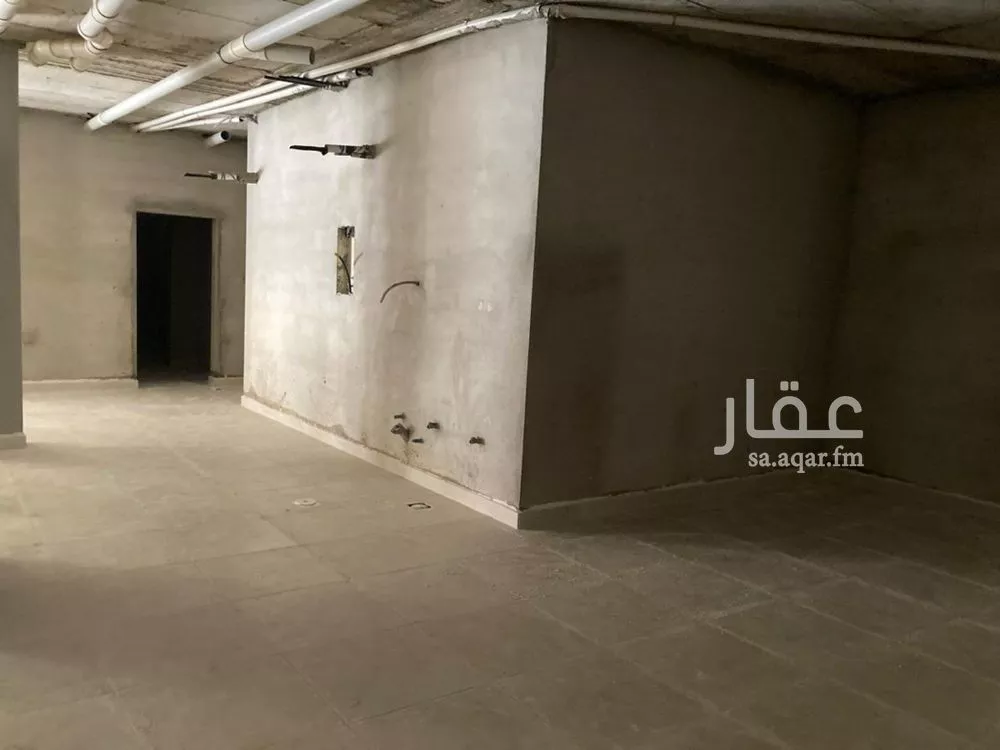 محل 615 م² في الملك فهد 2