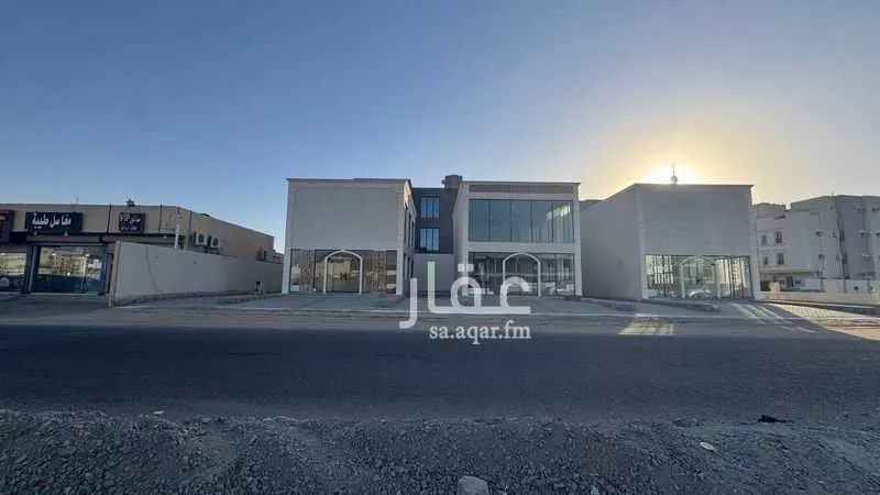 882 sqm shop in King Fahd 6