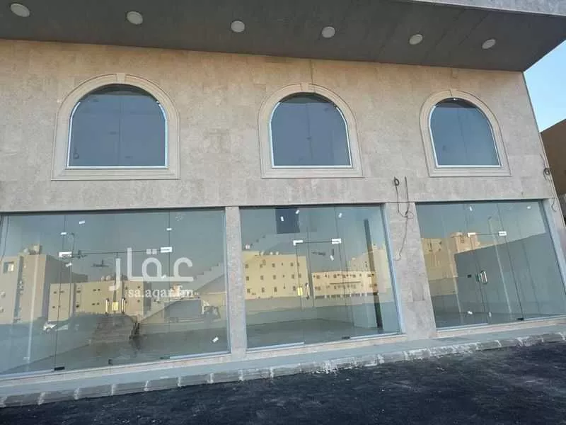 828 sqm shop in King Fahd 8