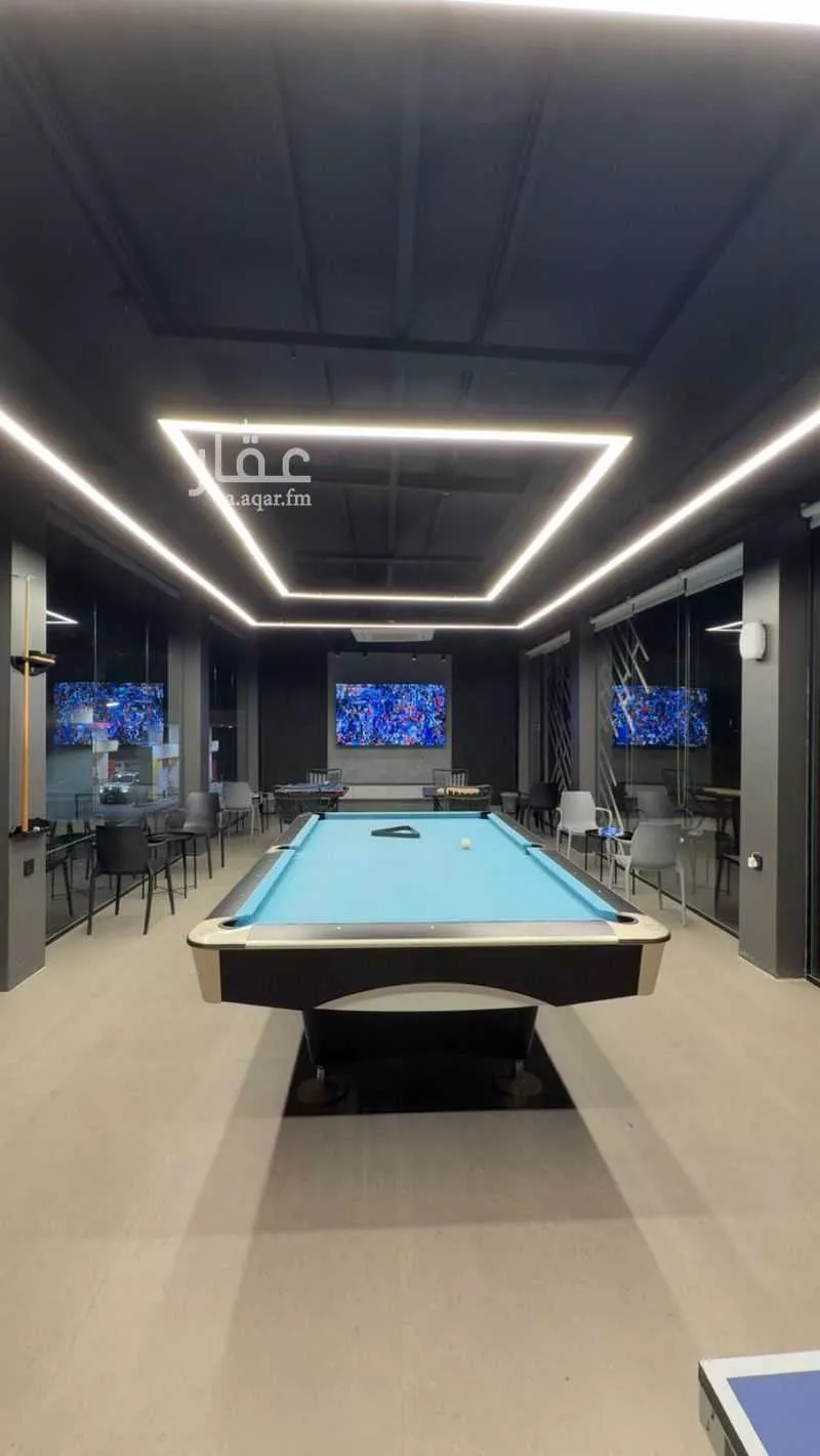 150 sqm shop in King Fahd 2