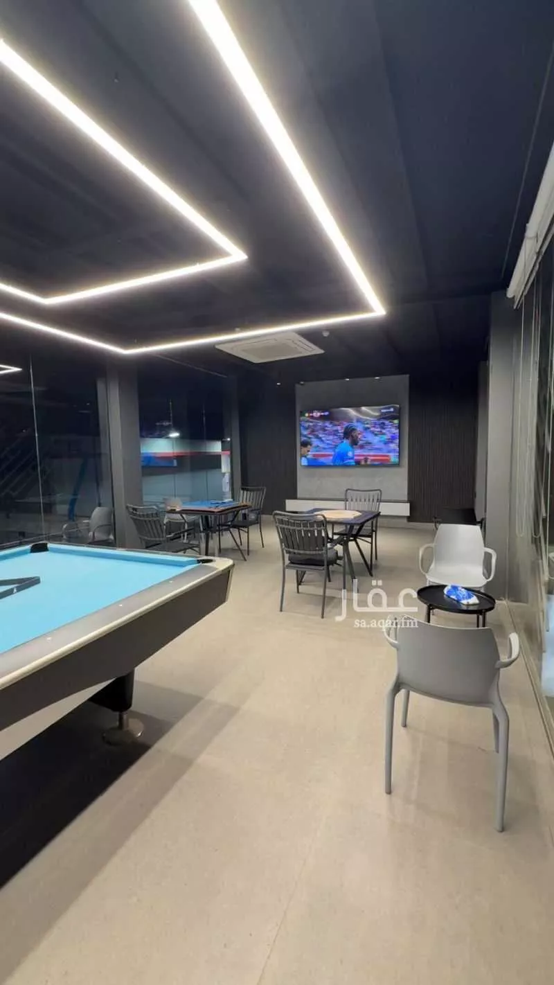 150 sqm shop in King Fahd 5
