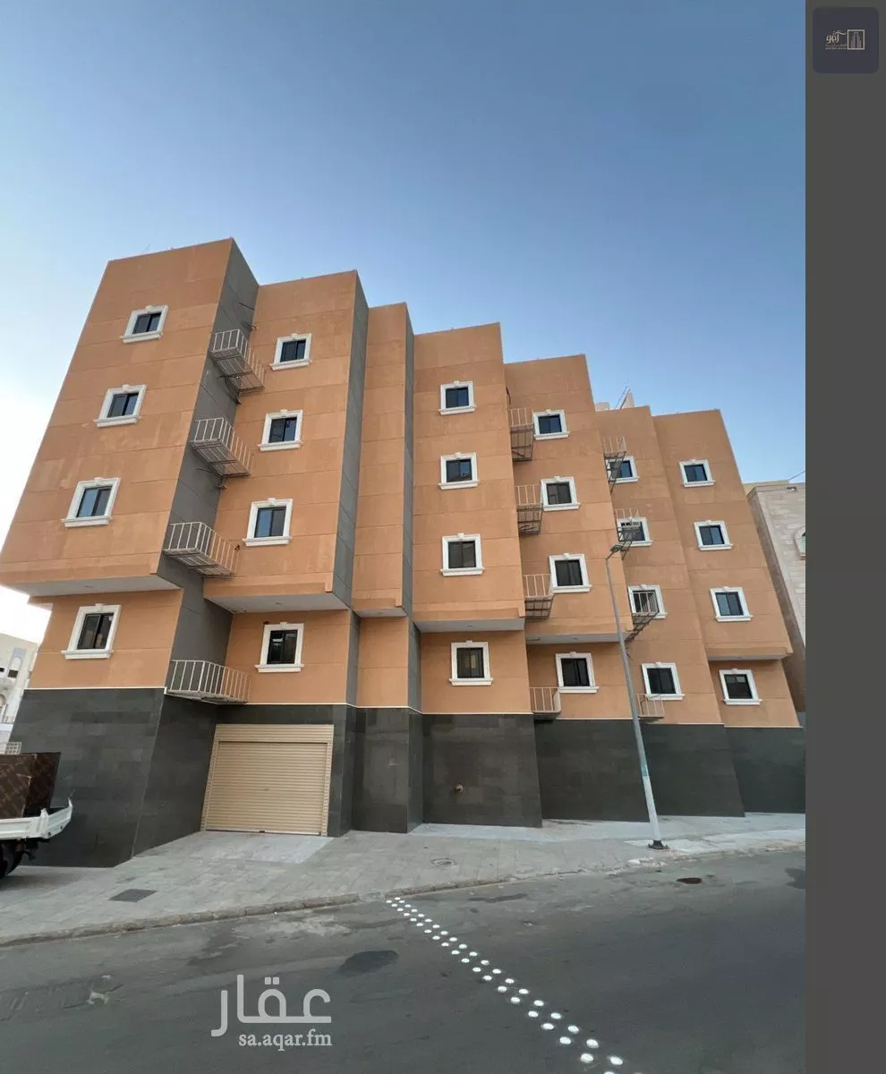 954 sqm building in Al Rusaifah 2