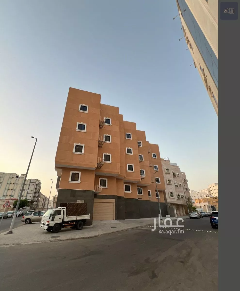 954 sqm building in Al Rusaifah 6