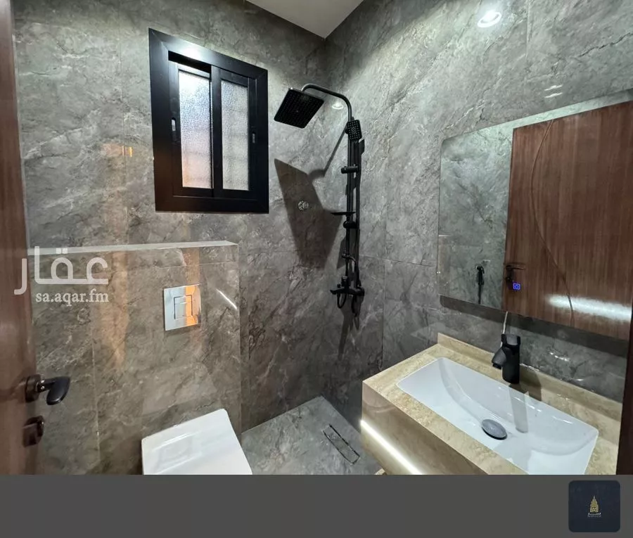 عمارة 300 م² في الملك فهد 6
