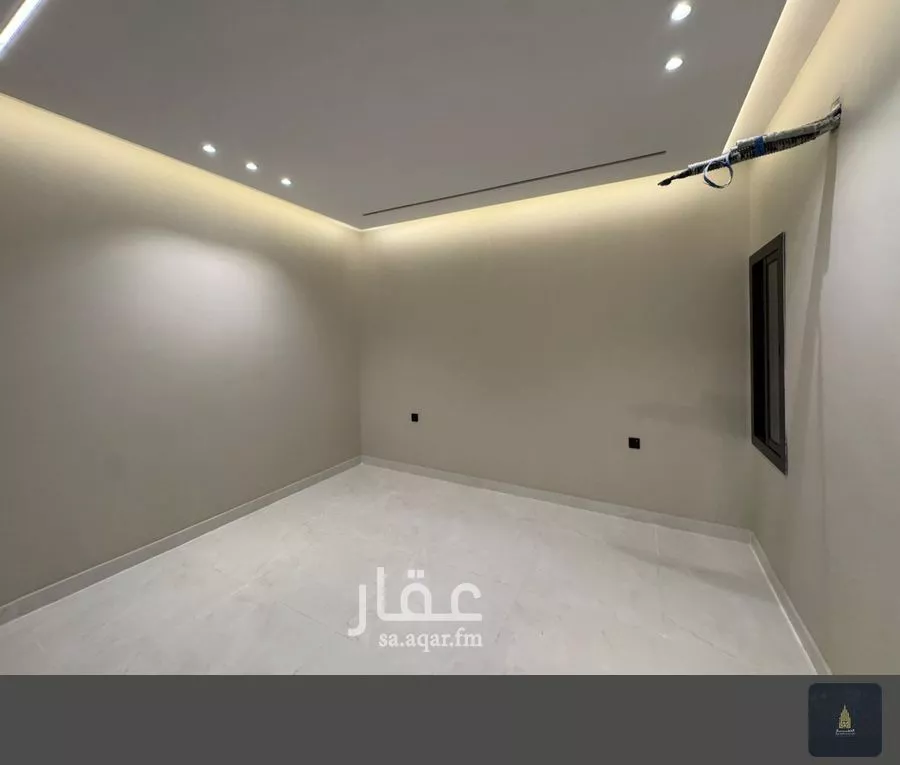 عمارة 300 م² في الملك فهد 8