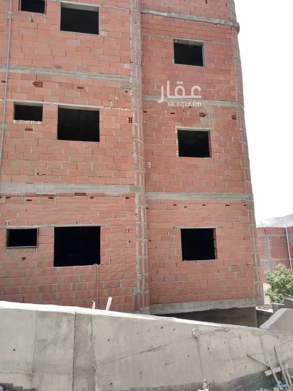 813 sqm building in Ree Zakhir 3