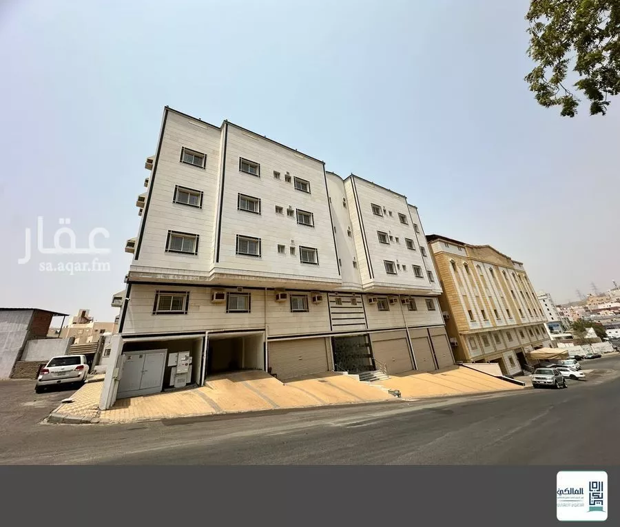 610 sqm building in Al Buhayrat 3