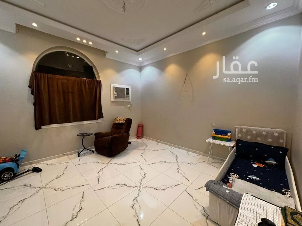 805 sqm building in Al Khadra 5