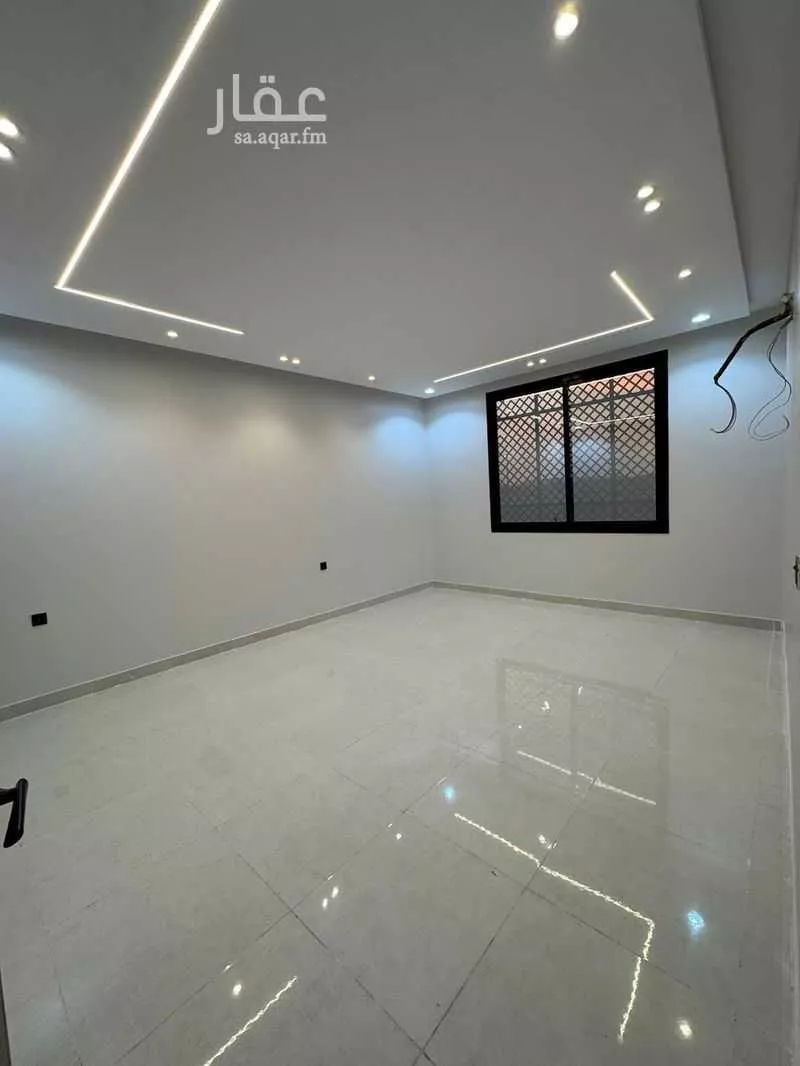 عمارة 371 م² في العكيشية 7