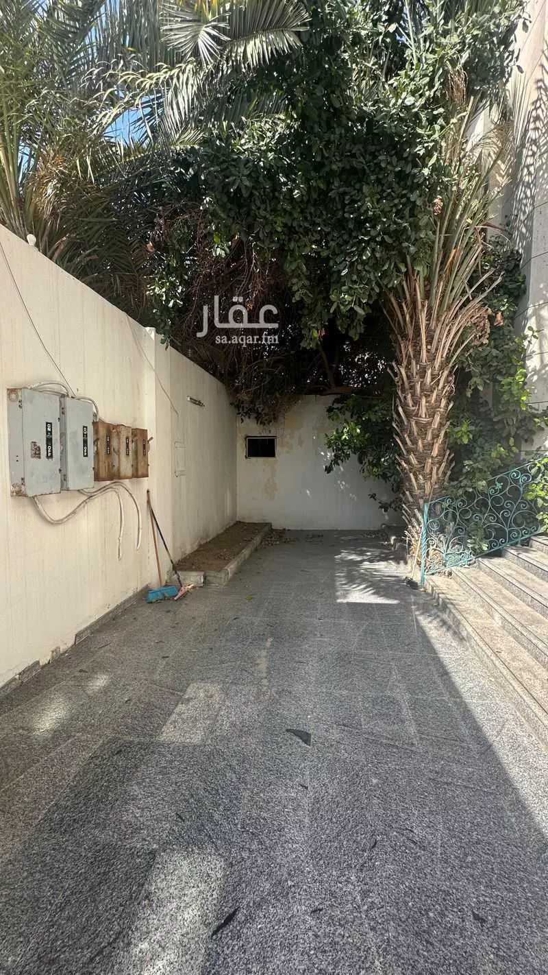 992 sqm building in Al Hindawiyyah 5