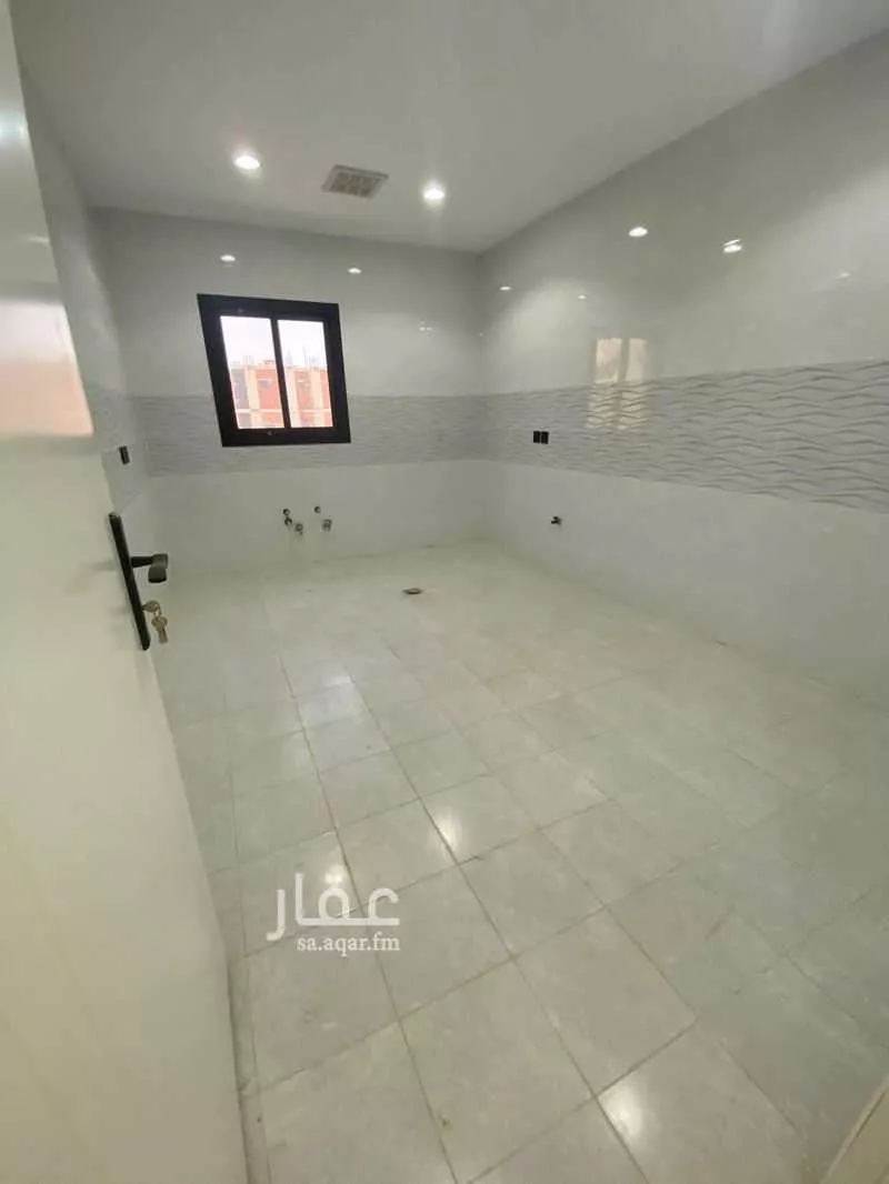 عمارة 448 م² في العدل 16