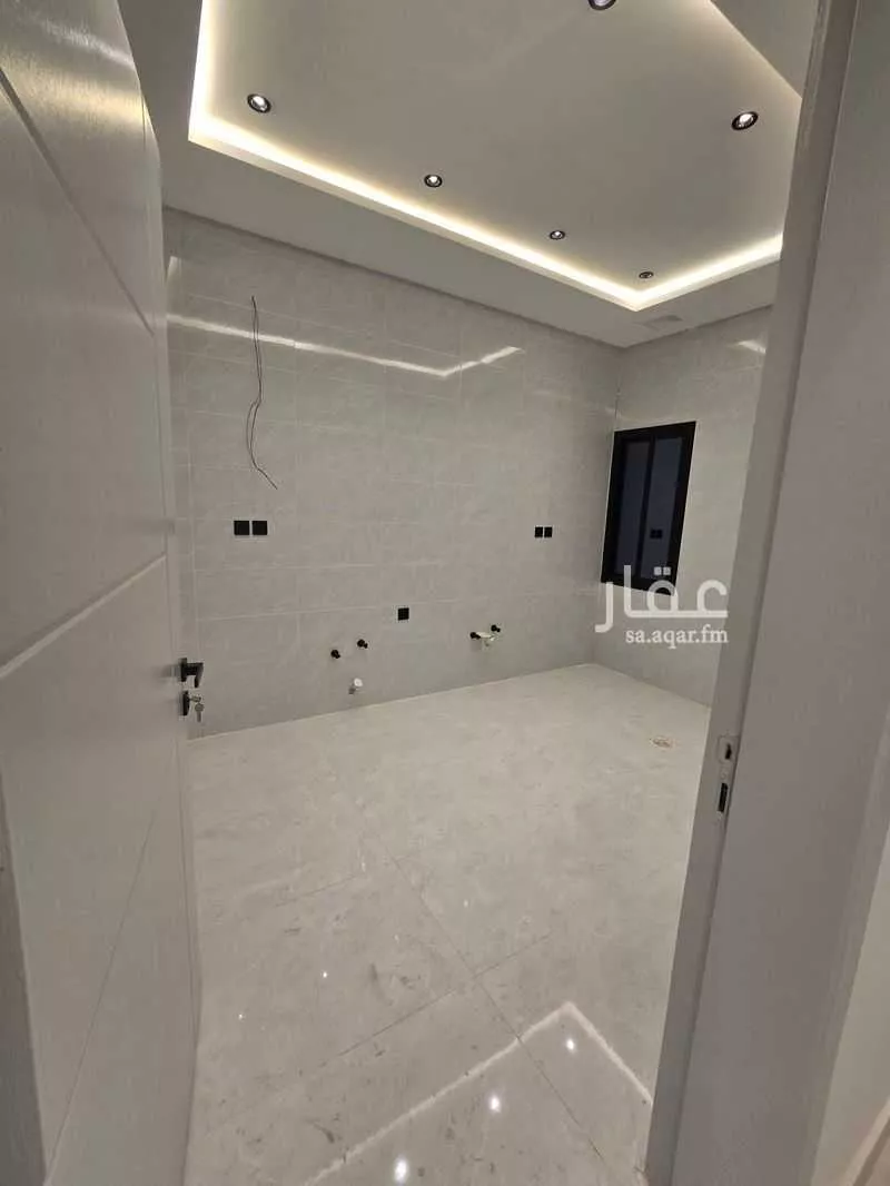عمارة 294 م² في الملك فهد 13