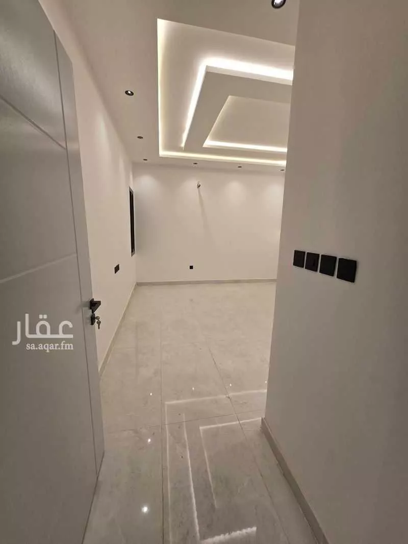 عمارة 294 م² في الملك فهد 18