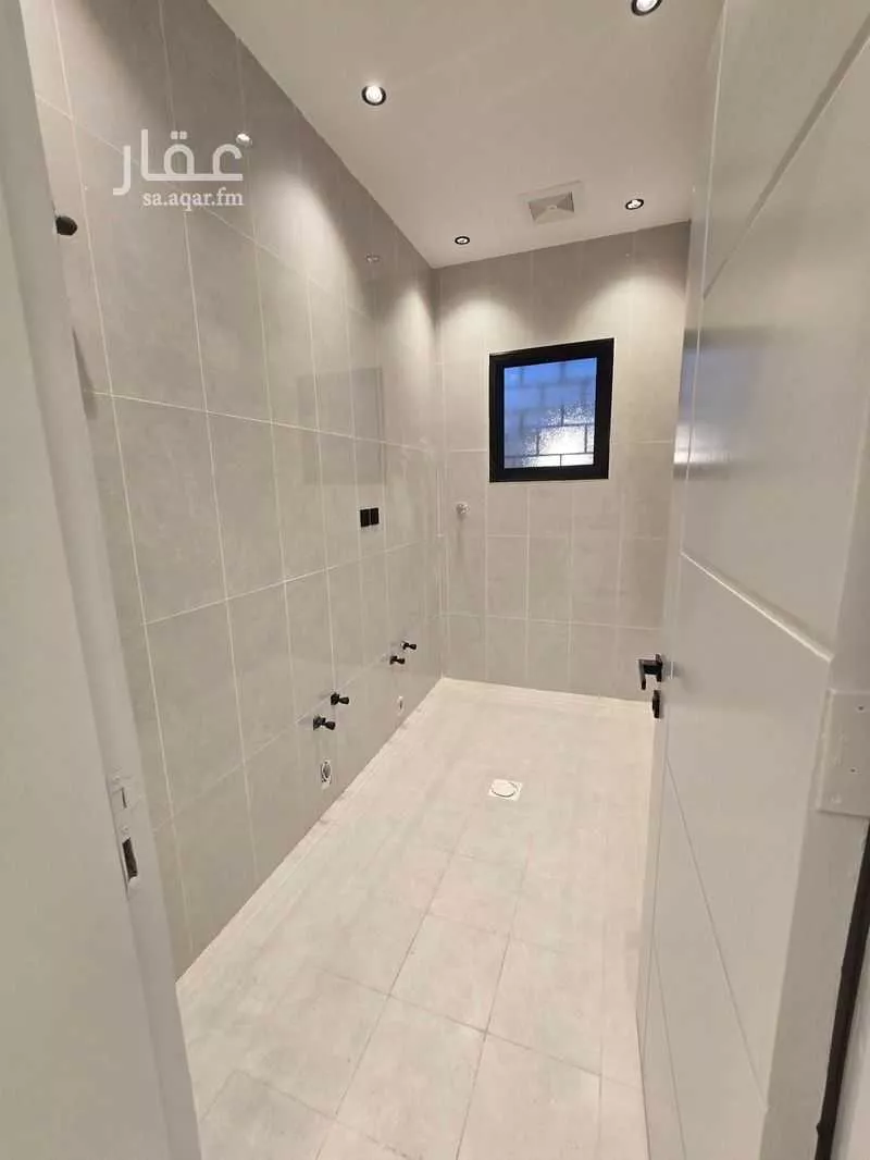 عمارة 294 م² في الملك فهد 19