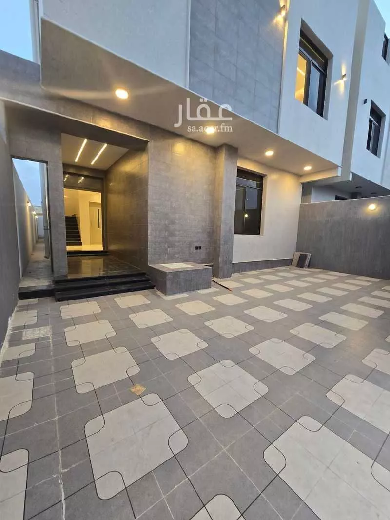 عمارة 294 م² في الملك فهد 5