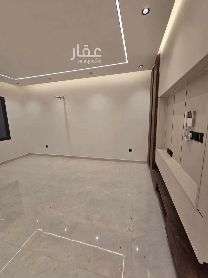 عمارة 294 م² في الملك فهد 10