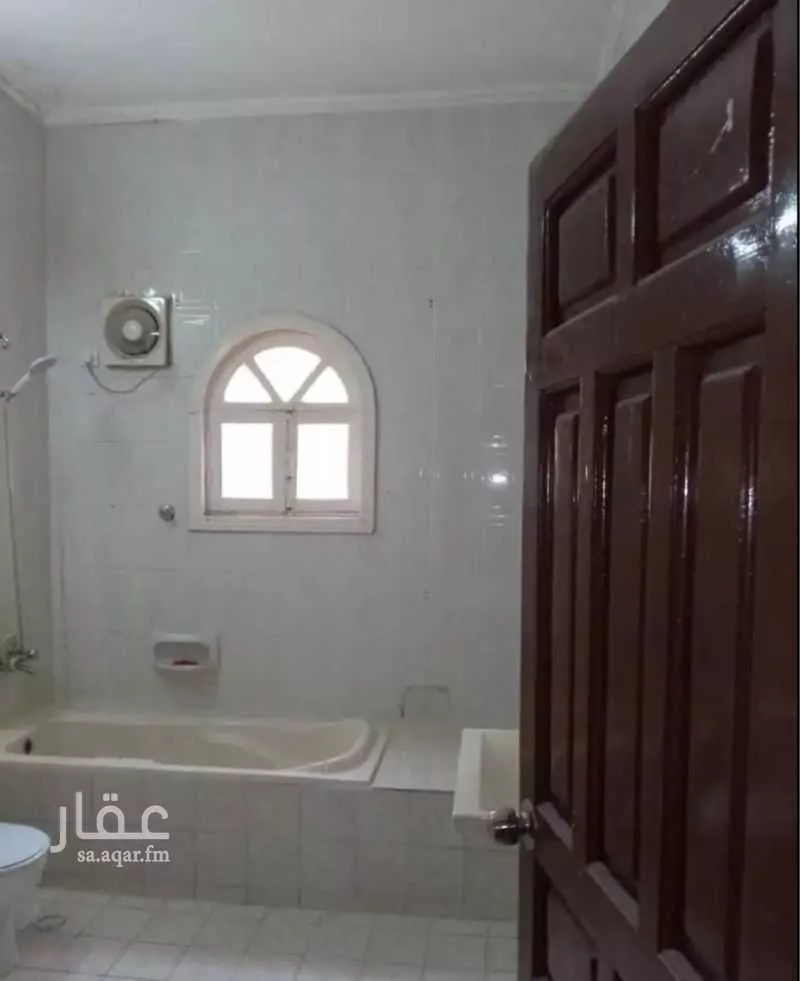 عمارة 900 م² في العوالي 6