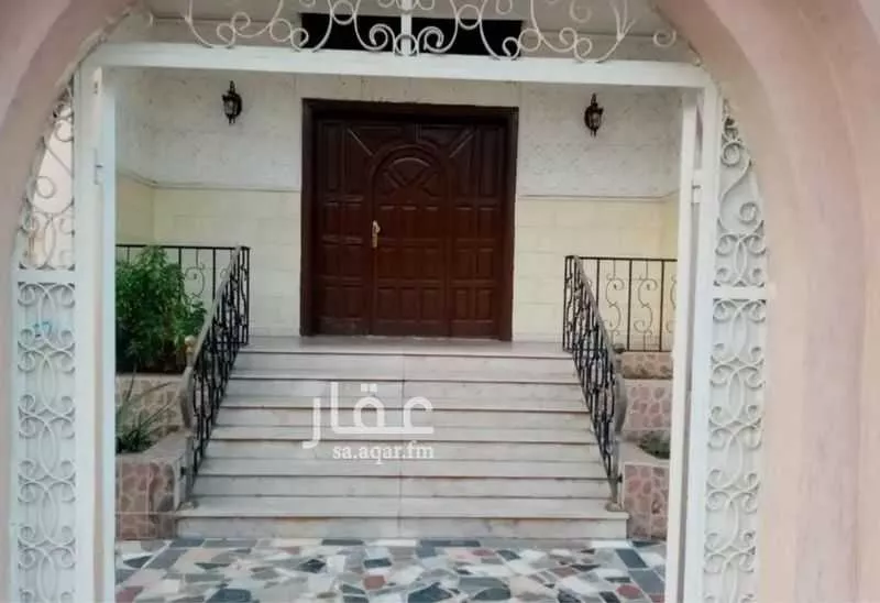 عمارة 900 م² في العوالي 10