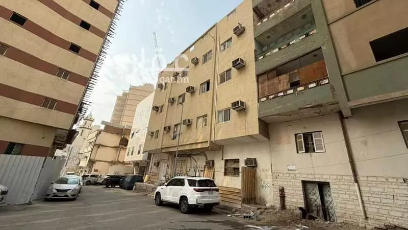 عمارة 870 م² في الجميزة 3